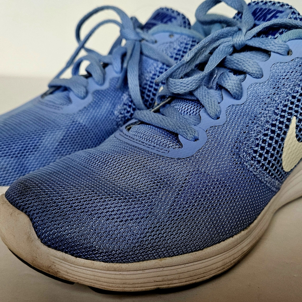 Nike REVOLUTION Blue Athletic Shoes